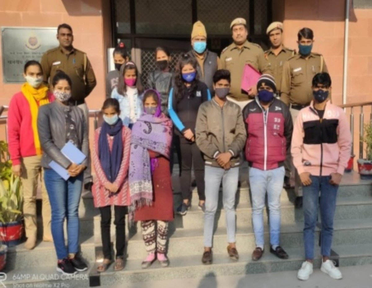 Cyber Police Arrest 23 Running Fake Call Centres In Kashmir