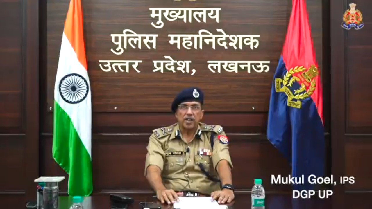 UP Top Cop Takes To Twitter; Requests People To Report Cyber Crime On 155260 For Faster Solution