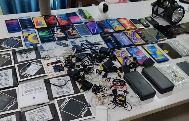 Is the pre-owned phone you are buying stolen? How to deal with it?