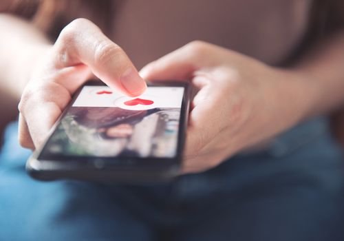 Dating Apps पर Partner की तलाश कर रहे है, तो हो जाए, सावधान वरना हो सकते है, Cyber Crime  का शिकार
