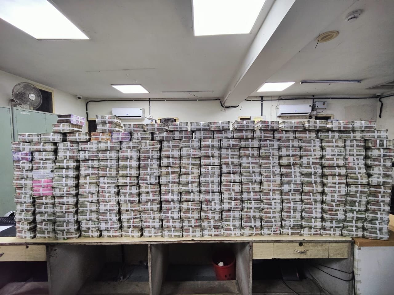 Income Tax Department Raids Surana Jewellers in Nashik, Uncovers Rs. 116 Crore in Unaccounted Wealth