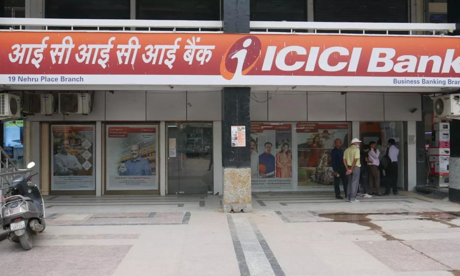 Blackmail, Hush Money, and Fake Accounts: ICICI Bank Branch Manager Caught in Decades-Long Embezzlement Scheme